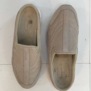 Anne Klein size 8 natural color